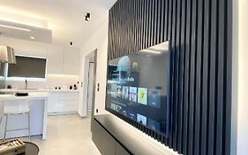 Seafront Apartment By C2C Architects